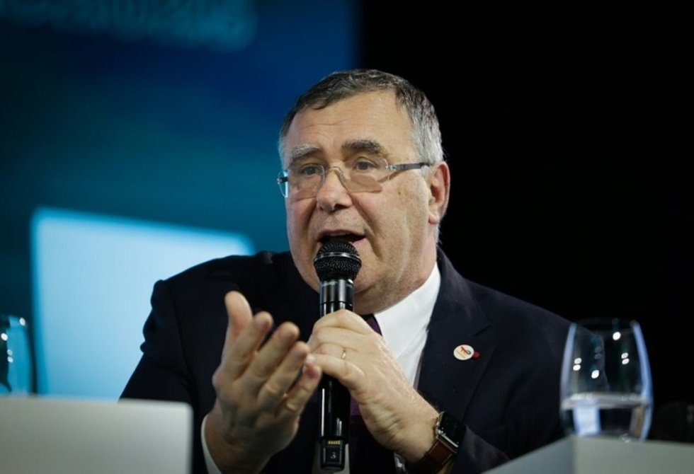 "توتال إنرجي": دفع رسوم مرور أفضل من إغلاق مضيق هرمز